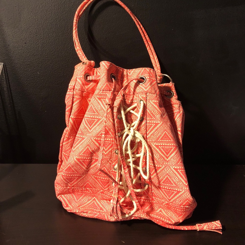 Roxy bucket bag tribal Aztec print